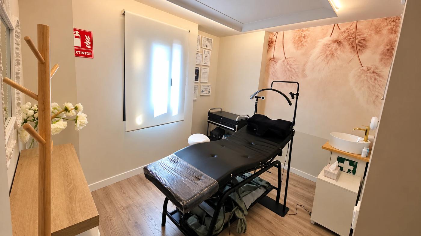 Cabina de tratamiento del estudio Microscalp Lab