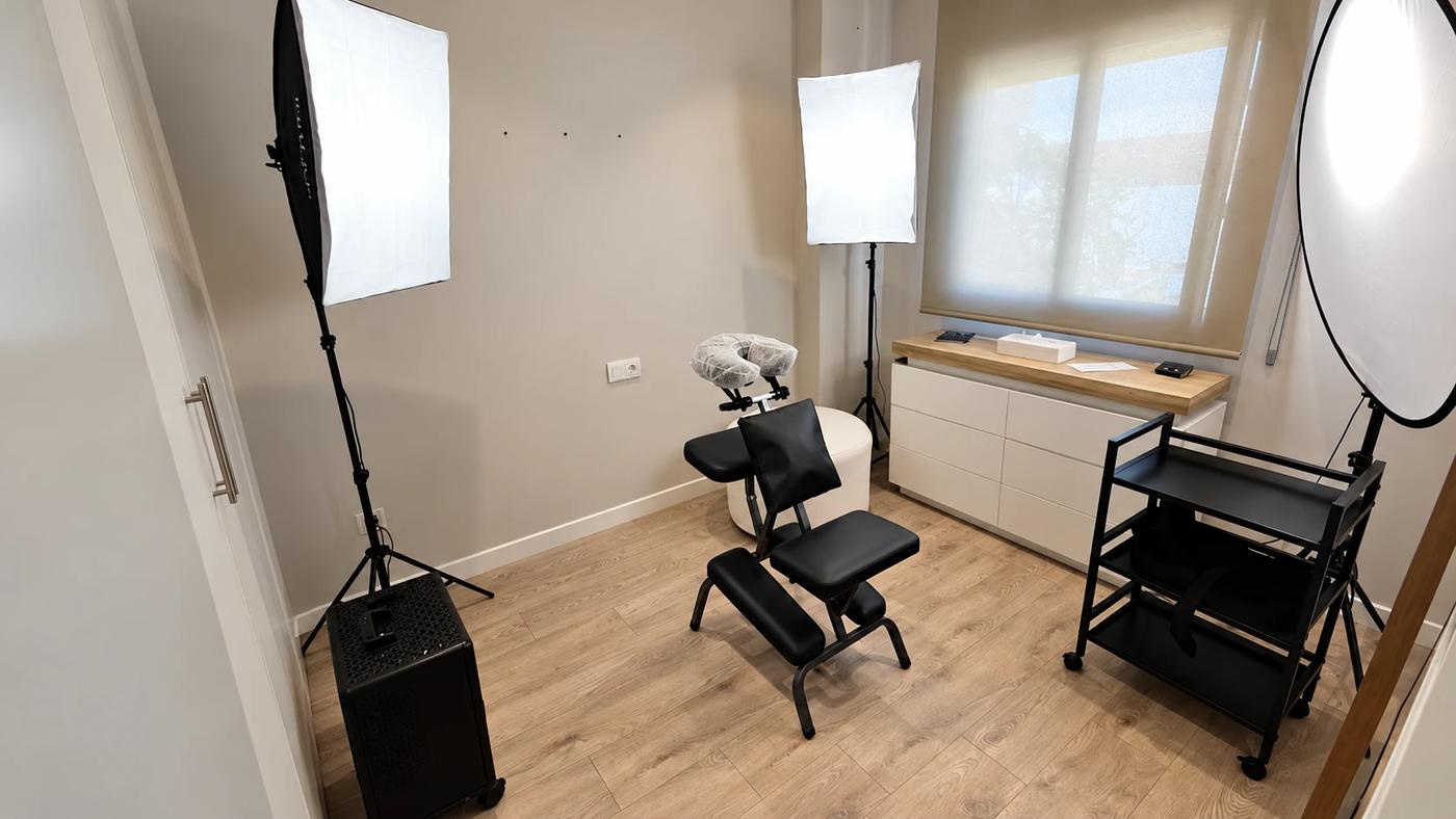 Sala del estudio Microscalp Lab en Marbella